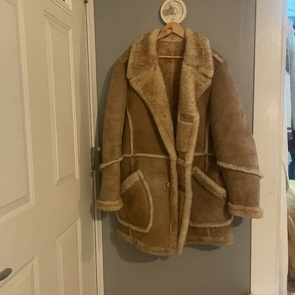 Vintage 70'sSheepskin Coat / Shearling Coat / Marlboro Man/Size 46